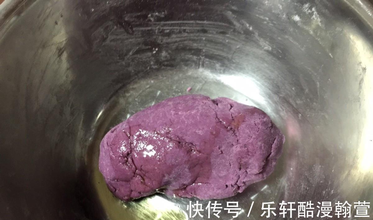 美味|紫薯营养丰富,搭配满满的芝麻,炸出美味的小吃
