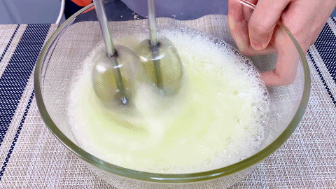 告诉你3个诀窍，在家也能做出梅莓小蛋糕