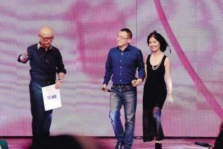 小伙|非诚勿扰51岁阿姨被34岁小伙“抱”走,时隔五年,现状让人疑惑