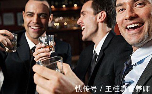 养肝护肝|身体出现2黄1痛,或是肝炎转癌的症状,医生:不可小觑