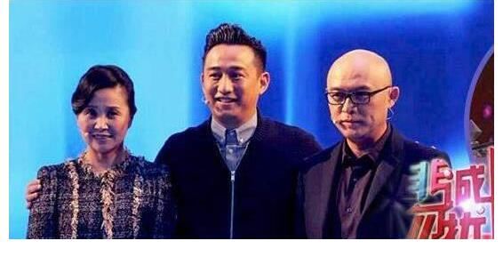 非誠(chéng)勿擾|收廢品小伙上非誠(chéng)勿擾，慘被滅燈還遭嘲笑，孟非：說(shuō)說(shuō)收什么廢品