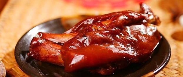 酱肉|大厨教你做酱肘子、酱猪蹄，软糯香嫩、酱香浓郁，“配方”要收藏