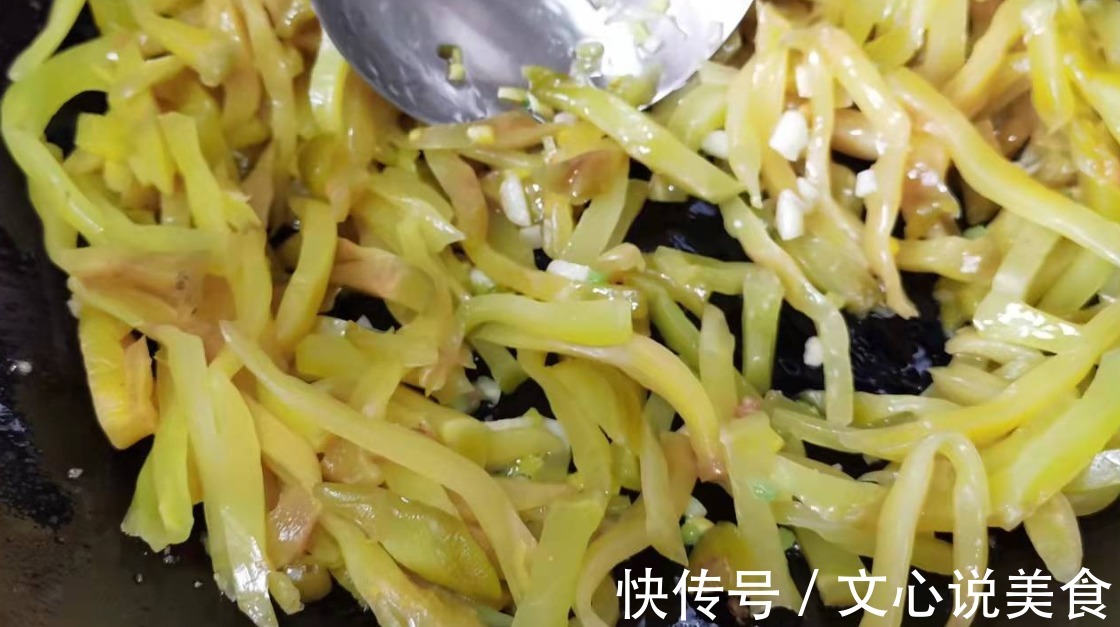 榨菜炒肉丝的经典做法,色香味俱全,这就是干饭人的下饭菜!