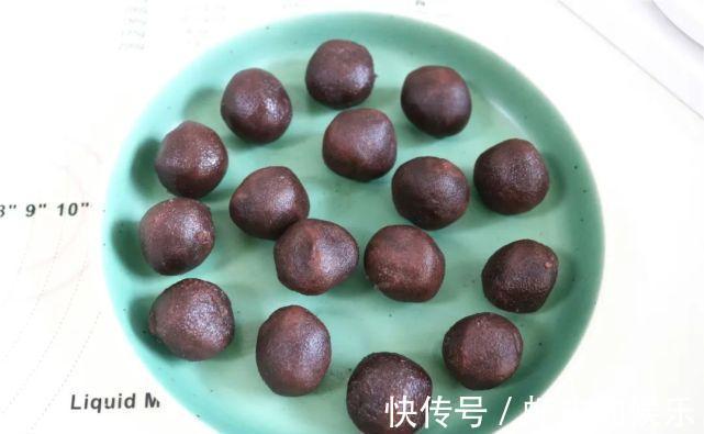 做法最简单的面包,只需普通食材,柔软香甜,适合在家做