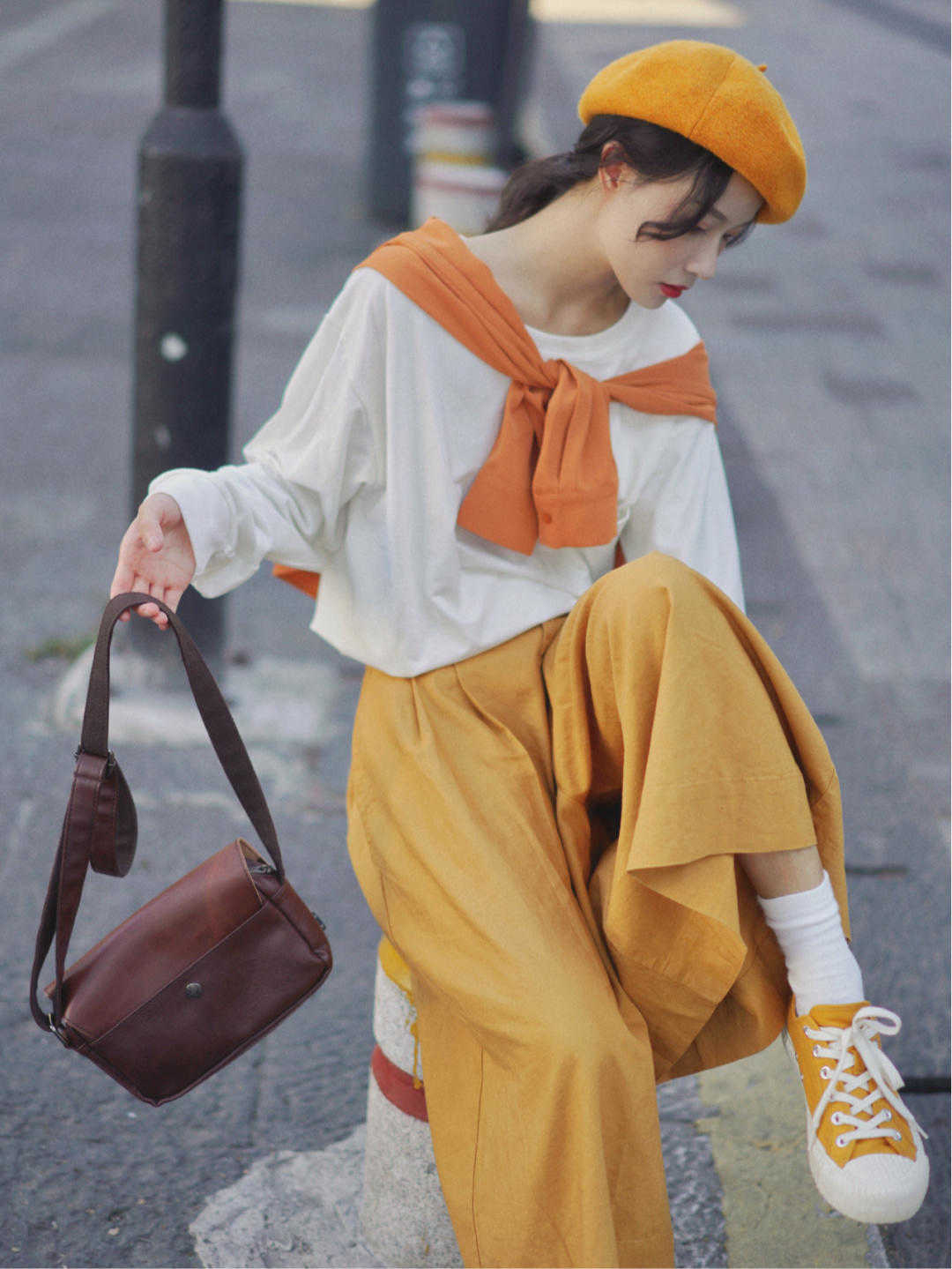 搭配|简约温柔的秋季穿搭,粉紫色针织衫配半身裙优雅大方,高级精致