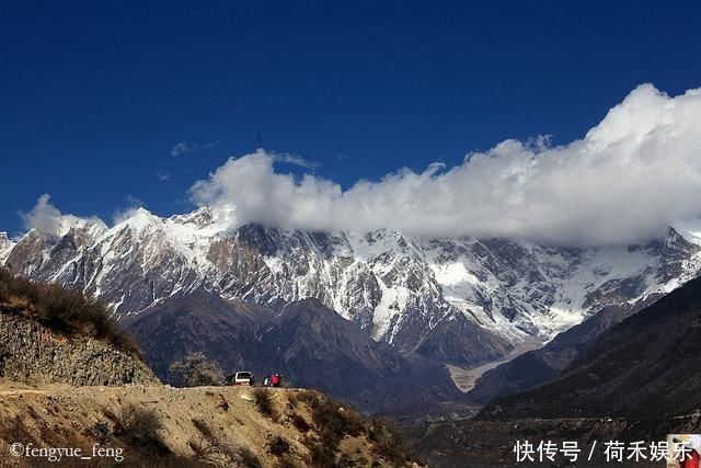 波密桃花开当桃花与雪山相遇，便成为云上仙境