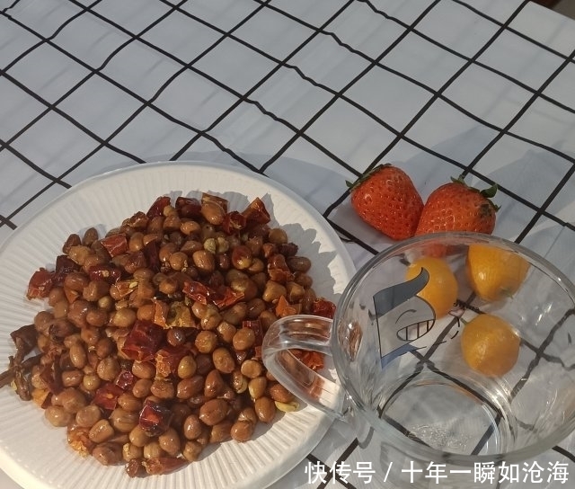 干煸麻辣花生,下酒必备,麻辣入味,做法简单