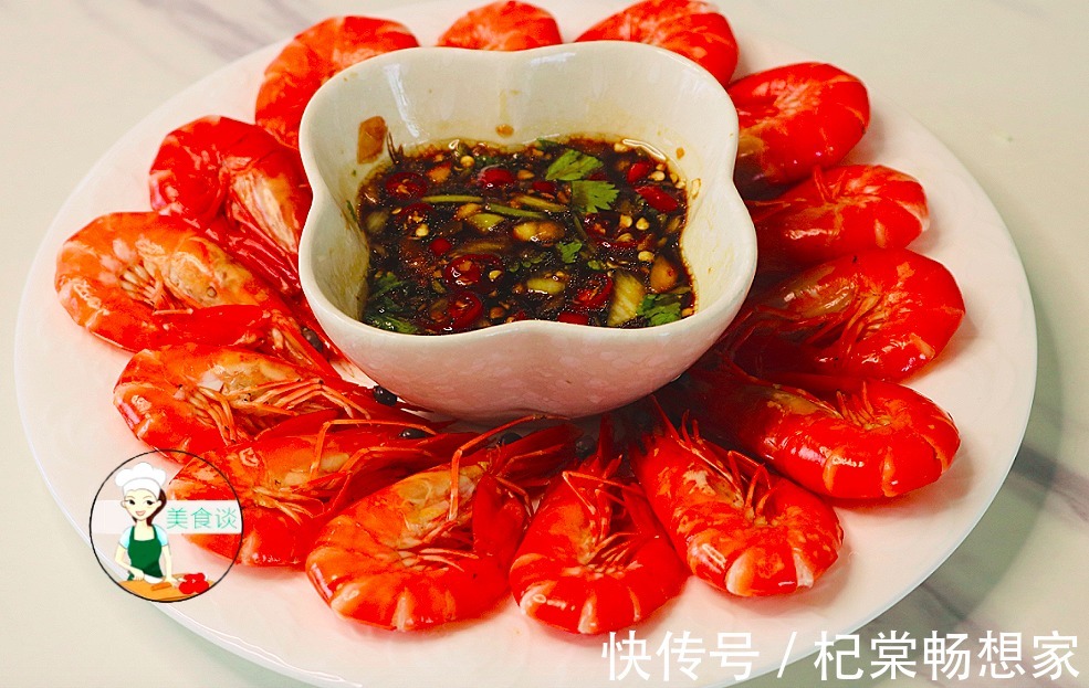 鲜虾|煮白灼虾时,沸水下锅就错了,大厨教你一招,虾肉鲜嫩多汁又不腥