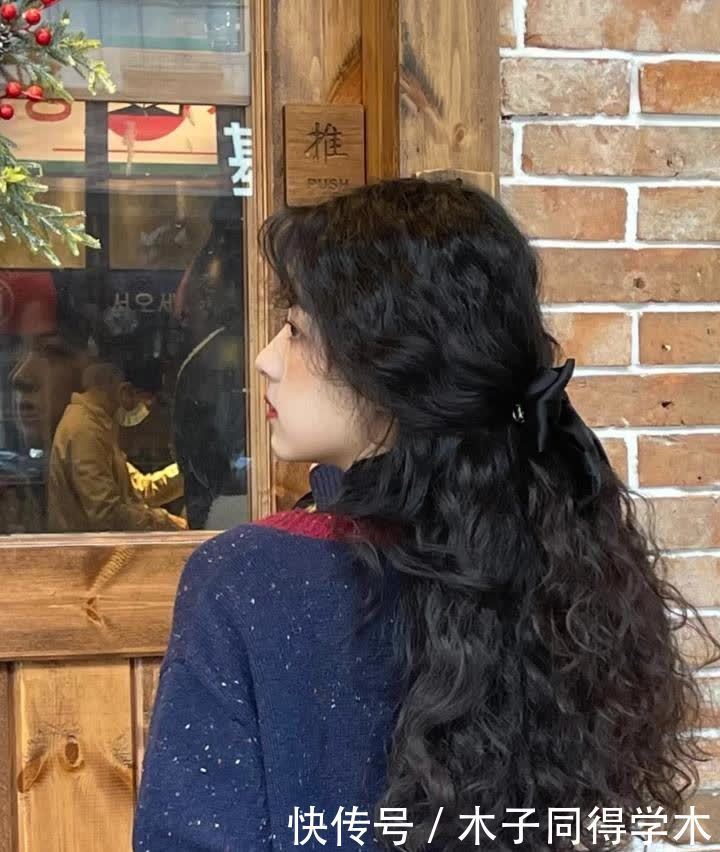 你知道吗?发型直接影响颜值,木马卷温柔自然,卷羊毛卷复古典雅