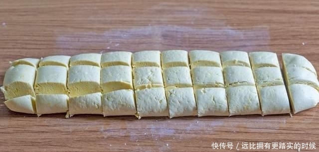 正月十五元宵节,家宴菜单已备好,5荤4素1汤上一桌,十全十美