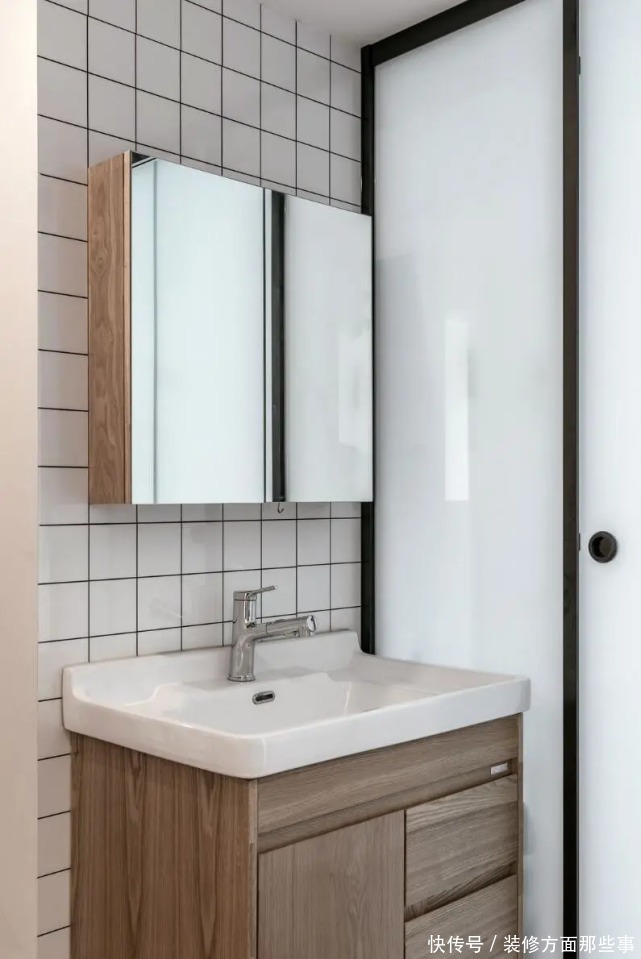 四分离|80㎡小两房装修，阳台设计榻榻米，2.5㎡卫生间实现四分离