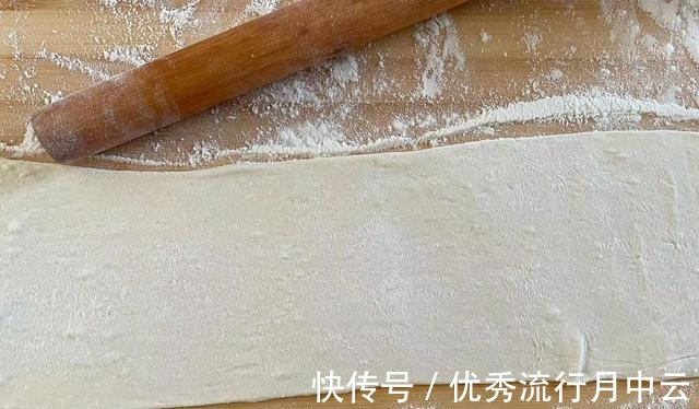 自从学会这个烤饼的做法，早餐更美味了，外皮酥脆，内里多层柔软！