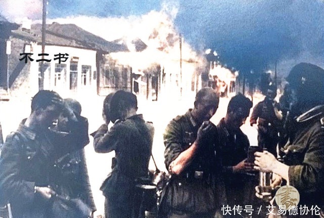 波兰爱国者|老照片：在东线遭遇寒冬的德军、 受伤的苏军军官指挥士兵冲锋