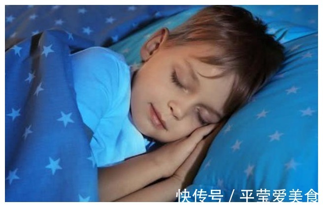 宝宝|苹果水能缓解小儿积食?医生建议:要想脾胃好,这2物要少吃