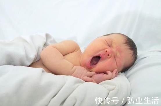 新妈妈们|宝宝“沾床就醒”，吃母乳就睡，原因很复杂，差一点宝宝都会秒醒