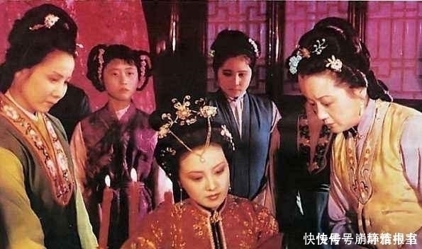 贾母!抄检大观园时在潇湘馆发现异常,王熙凤为何要护着黛玉