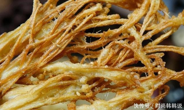 最近宅在家,炸上一盘美食,边玩边吃停不下来,成本才几块钱