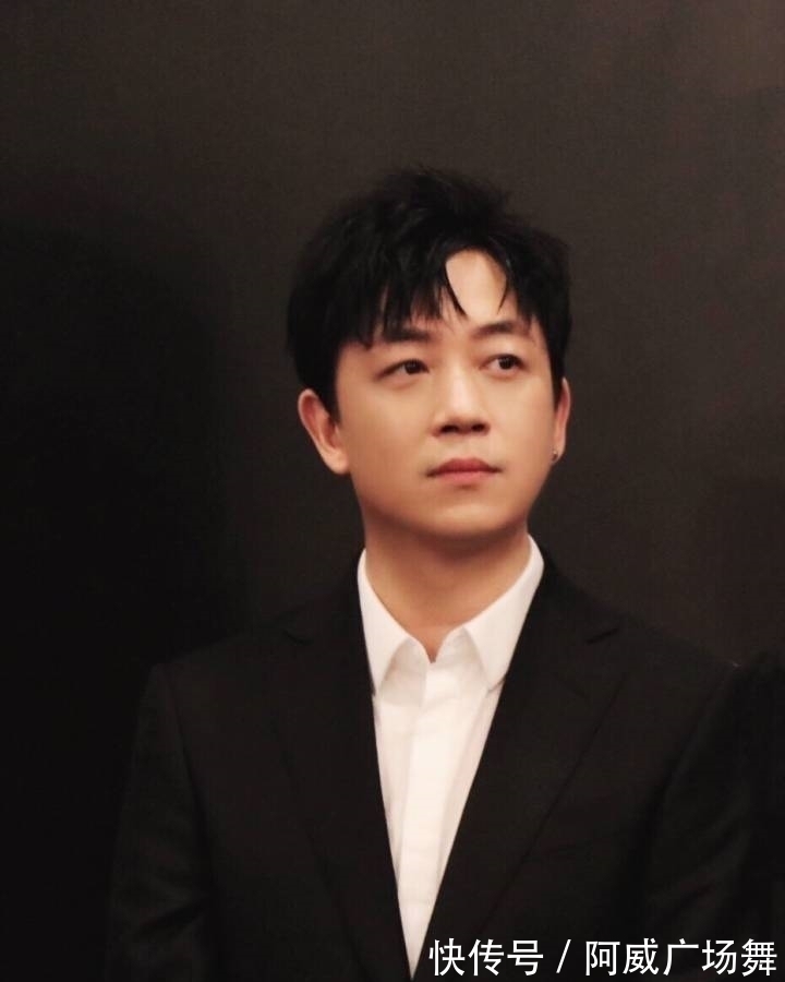 张雨琦$原来这些剧的片头字,出自潘粤明的书法啊,太牛了!