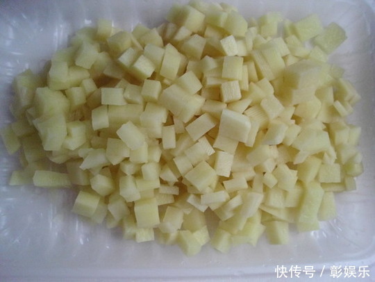  土豆的这个做法火了，简单易学，比大鱼大肉好吃多了，越吃越过瘾