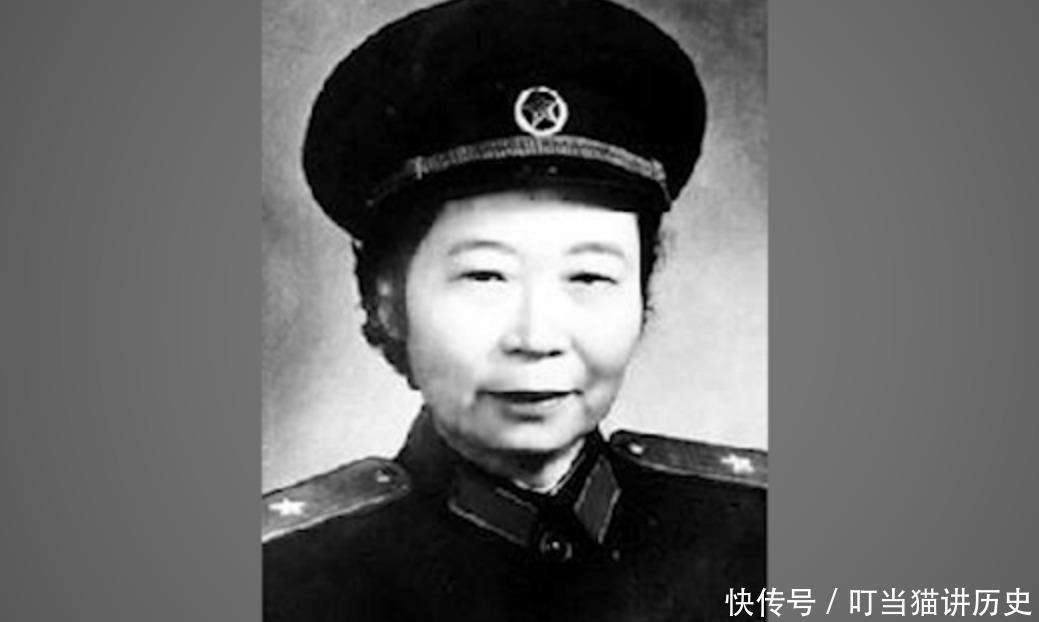 新中国首位女将军,伟人曾亲自授衔,开国