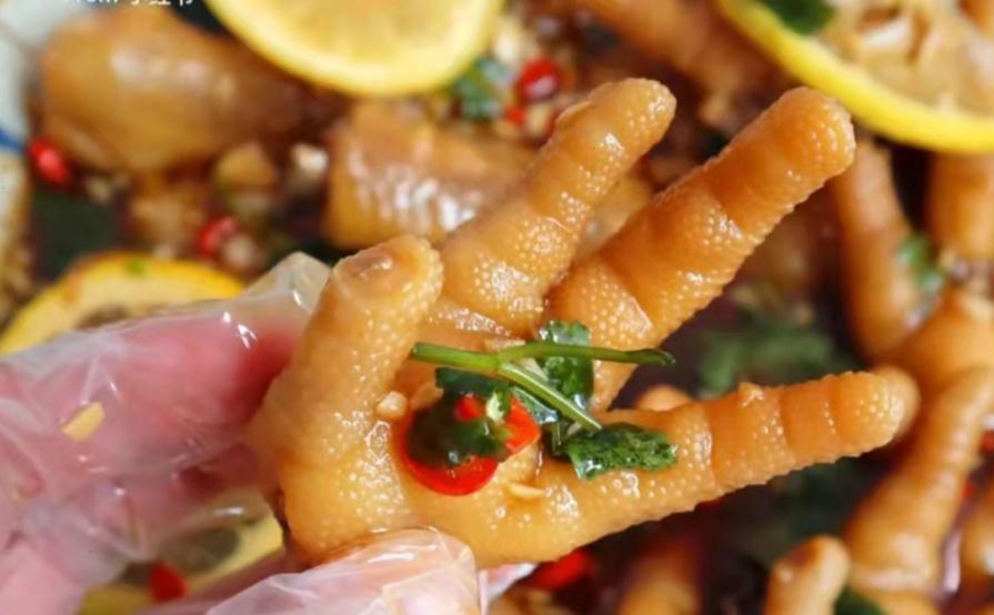 大雪过后吃此道菜，做法特简单，酸辣入味，解馋开胃，越吃越过瘾