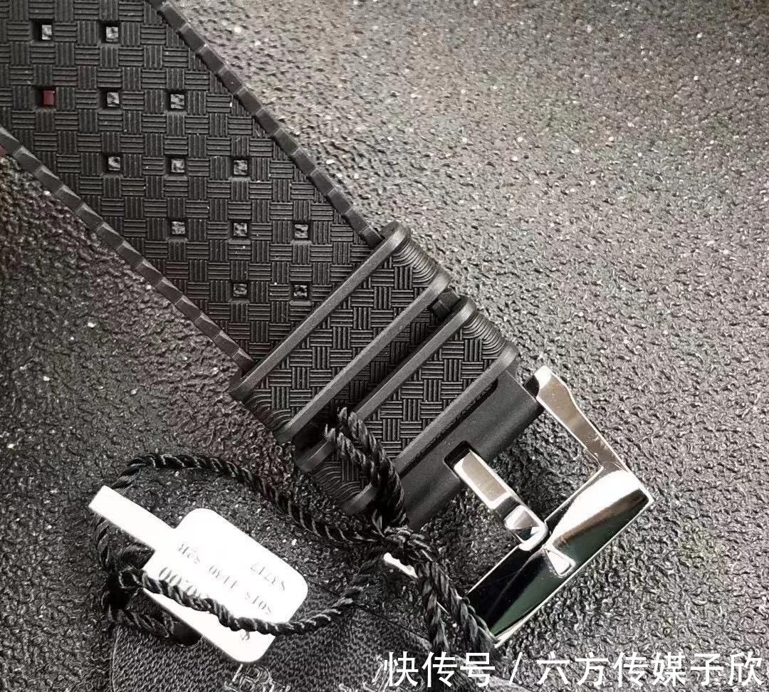 外圈 ZF厂宝珀五十噚梭子鱼复刻表细节工艺怎么样?