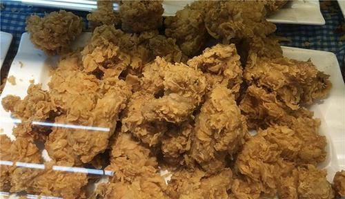 麻辣烫|甲状腺囊性结节，会自愈吗？管住嘴，4种食物不去碰，或不是难事