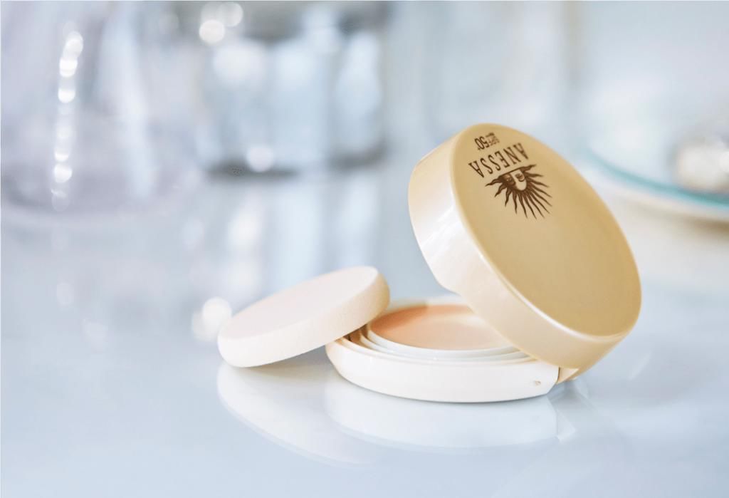 今年必入！安耐晒全能防晒粉膏，防晒、妆前、粉底一步搞定！