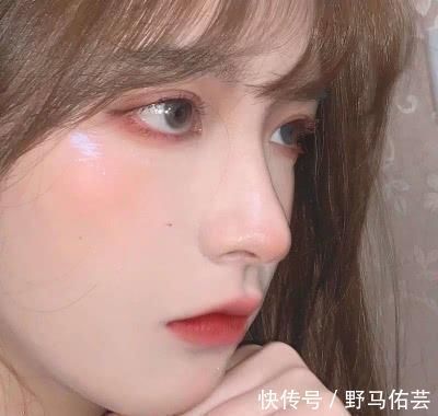 油脂|鼻子上总是挤出“白色条状物”学会这3招,和“草莓鼻”说拜拜