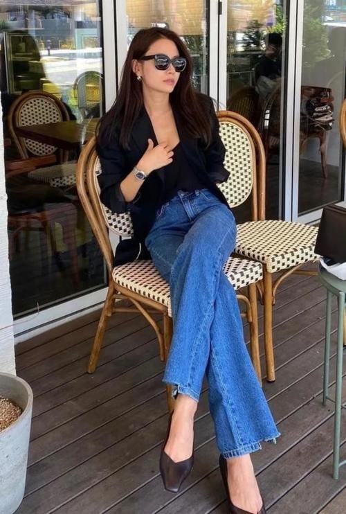 开春的薄外套，这4件一定要买，百搭还特显气质