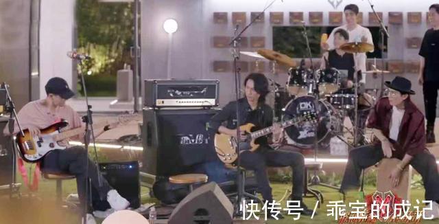 《哥哥》加更:手绘海报脑洞大,黄贯中即兴创作,赵文卓出表情包