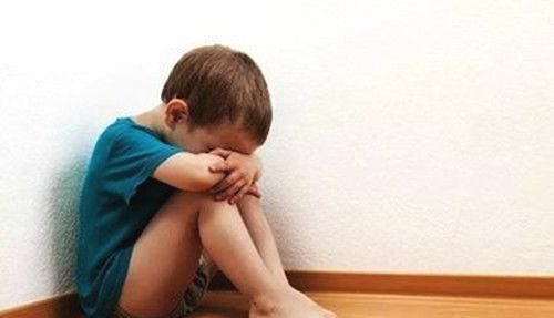 “妈我的钱丢了”,两位妈妈的不同做法,20年后孩子性格差距很大