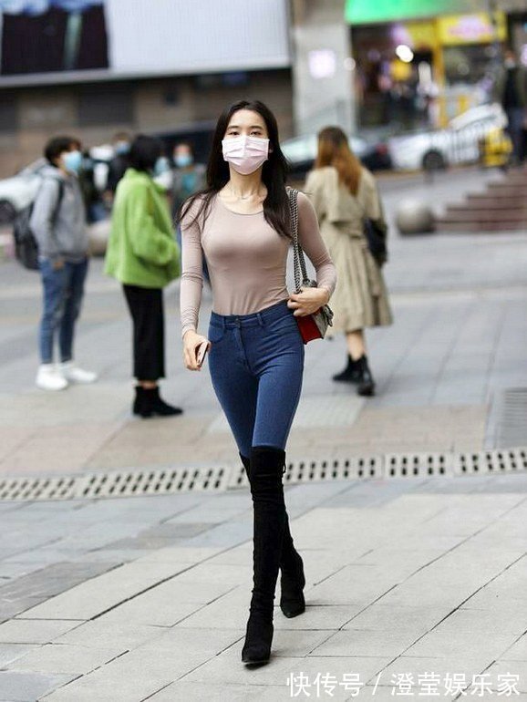 穿搭","m":"9495fb3244cbf36c441606fb9633712161290f46","nlabel":"stat_2890924627:zm.news.so.com:5paw5paw5L+K6b6Z,pageType_zmt,glevel_3","ntag":"tfashion;sfashion_时尚;kfashion_1:穿搭;kfashion_1:打底裤;cfashion_P:时尚:针织毛