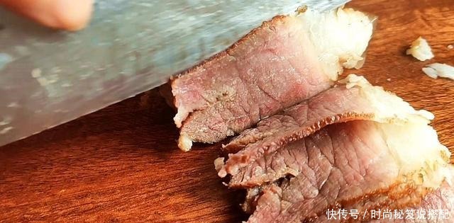 炒腊肉别忘了加这道配料,好吃开胃又下饭