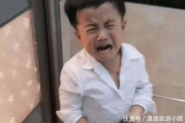 宝妈|儿子想帮爸爸搓澡遭拒绝,哭着找妈妈告状,妈妈无奈换谁都拒绝