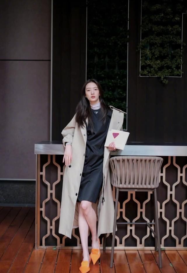 今年早春，要这么穿风衣！