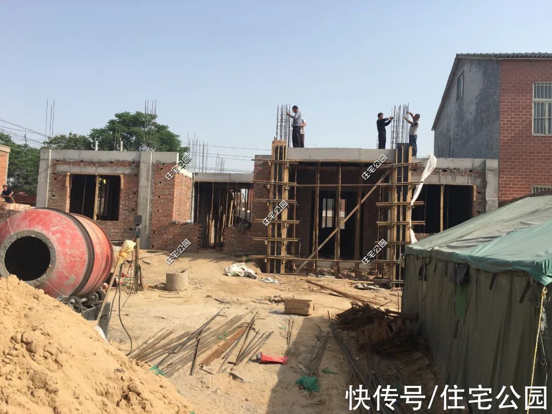 楼面|河南农村85万建三层别墅，比效果图还漂亮