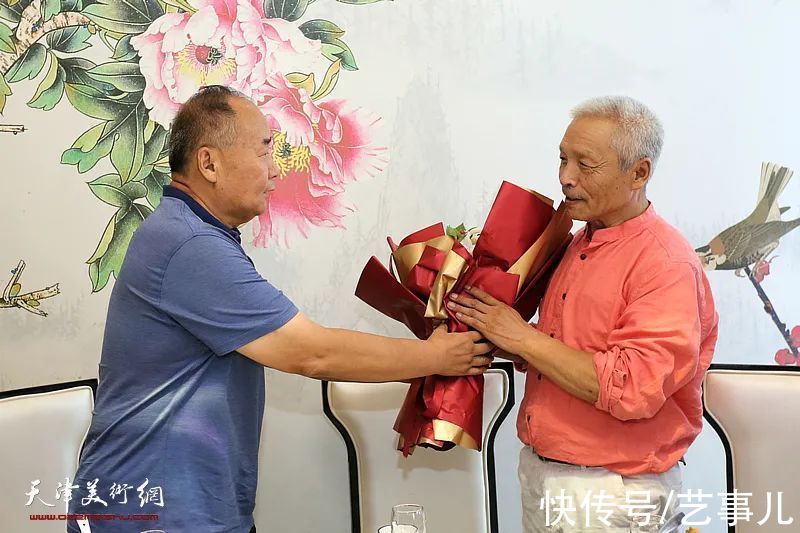 蓝天救援队|孙荣刚师生展滨海圆满收官呈两大看点:书画致敬英雄 收李建华为徒