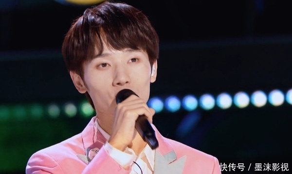 新歌声冠军参加《创造营4》?前辈周深成导师,他卖力表演当学员