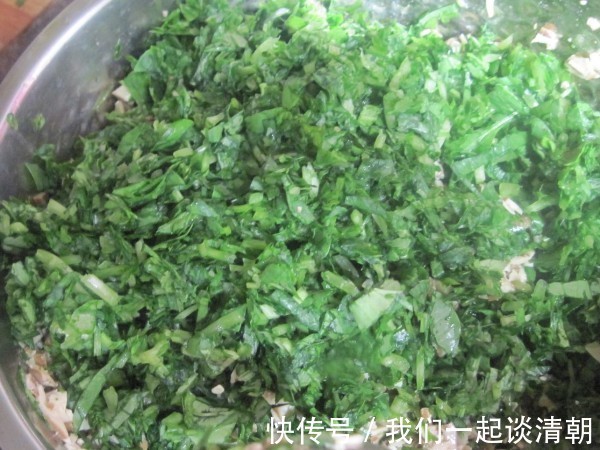 此种素馅饺子，孩子吃了，个头猛，女人吃了，脸色红润皮肤好