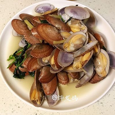 九层塔叶炒花蛤