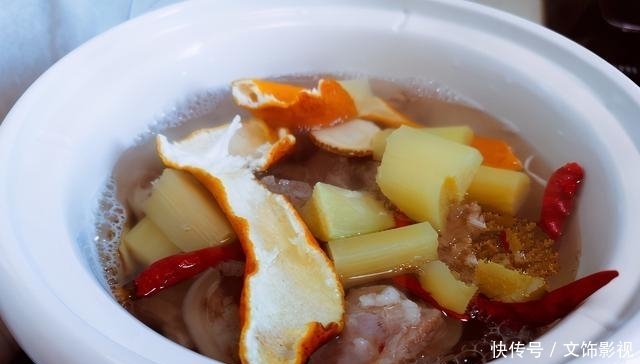 记得|炖羊肉,记得放“1红1白1黄”,肉嫩无膻味,羊汤清亮又好喝