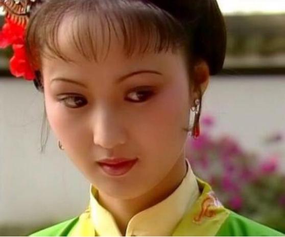 平儿!红楼梦中,她的形象完美,曹雪芹把优秀女人良好品质都给了她