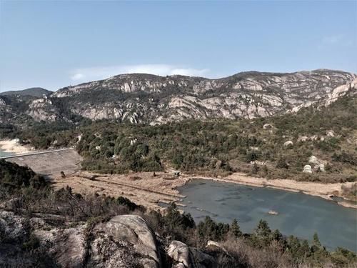 温州有个宝藏旅行地，海拔707米山顶藏着西北风光，不是雁荡山