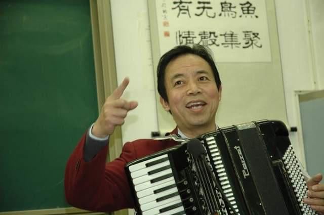  钢笔|庞中华硬笔书法红极一时，现遭到质疑，硬笔书法该何去何从？