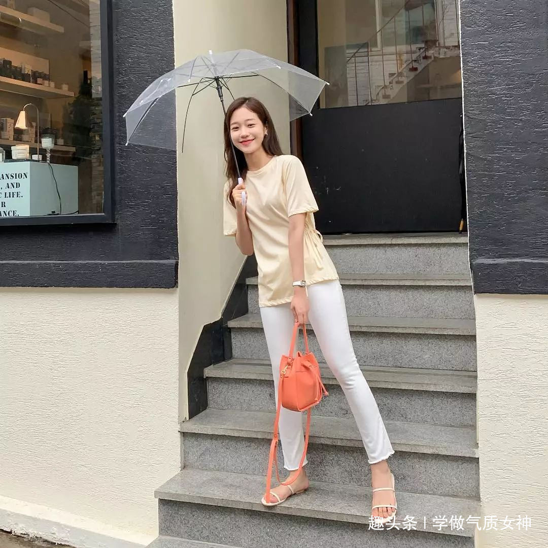 一字带凉鞋 凉鞋,这样穿才时髦 !