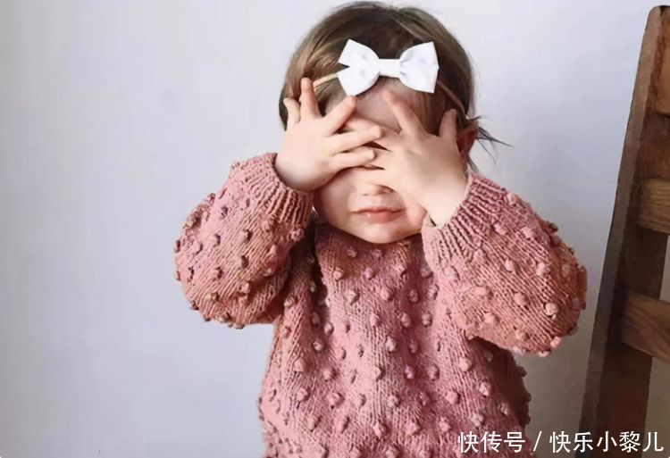 眼泪|为何妈妈说两句孩子就掉眼泪,被爸爸吼完却扭头就忘?理由很暖心