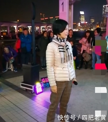 星光大道冠军近况凄凉 街头卖唱仅数人围观 曾和李谷一春晚合唱 快资讯 星光大道冠军近况凄凉 街头卖唱仅数人围观 曾和李谷一春晚合唱 快资讯