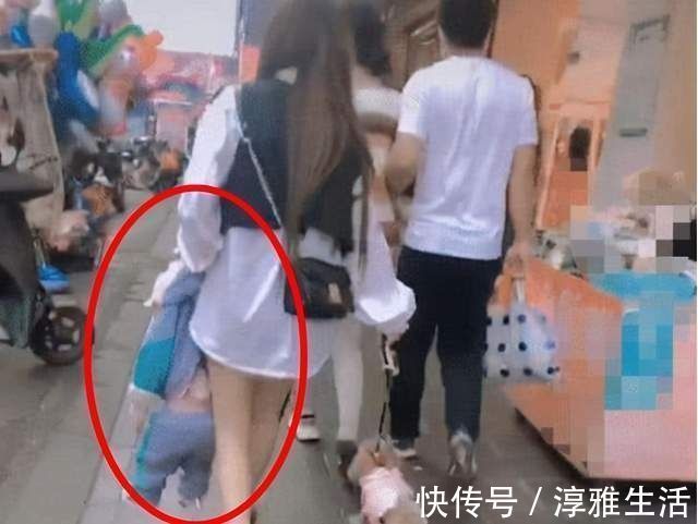 爸爸|爸爸带娃已经成历史,小姨带娃才让人爆笑,网友:大孩带小孩