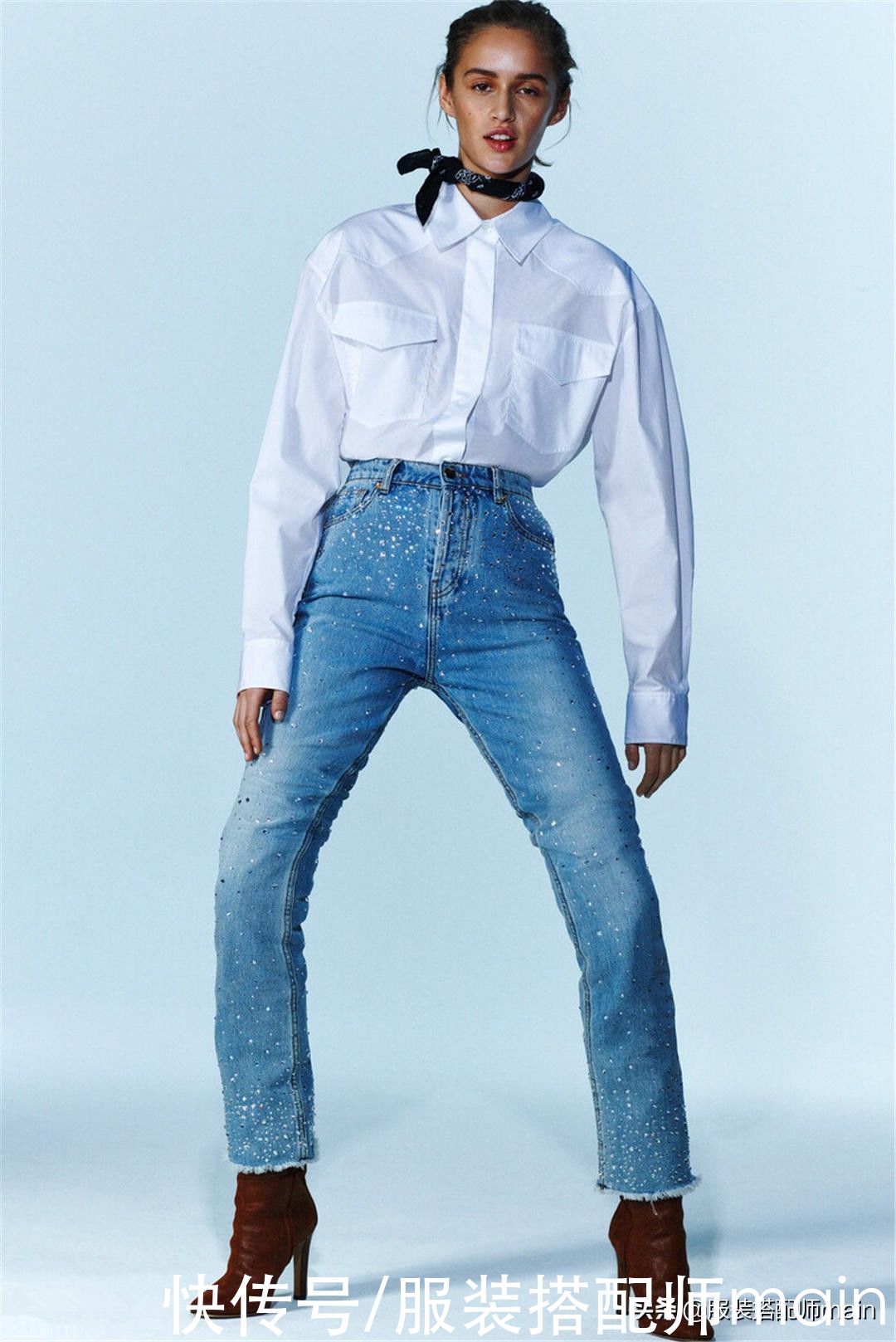 技巧|溜肩女孩不要慌,学会这4个穿衣技巧,气质拿捏得死死的